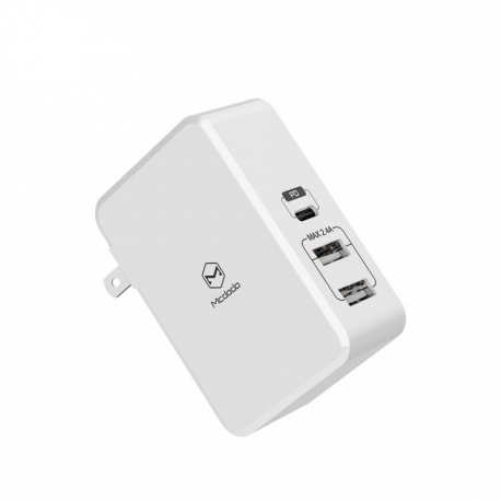 Mcdodo charging adapter for US socket PD USB-C and dual USB white
